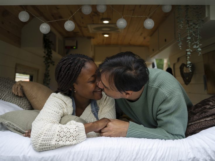 nomad-family-living-nature